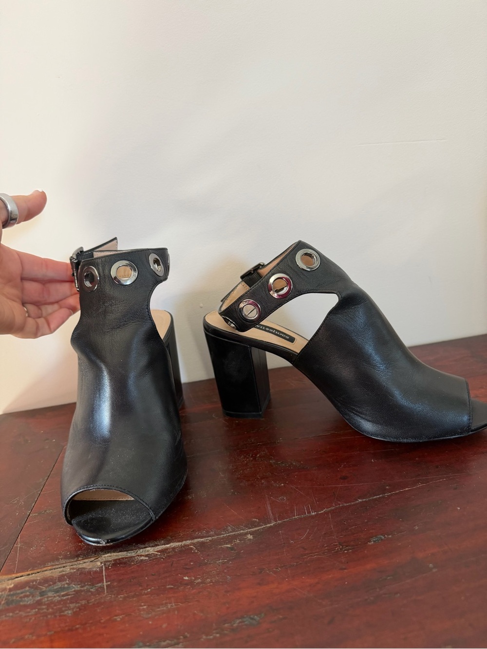 Town Shoes Black Leather Grommet Peep Toe Block Heel
Sandals Size 37